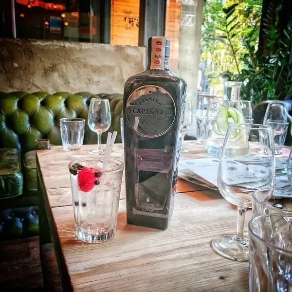 Gin tonic cocktail restaurant