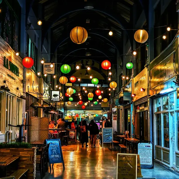 Cozy market lights london